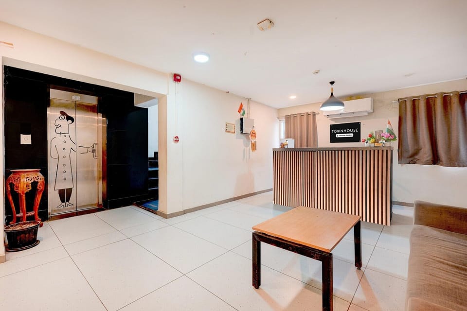 Entrance / Reception