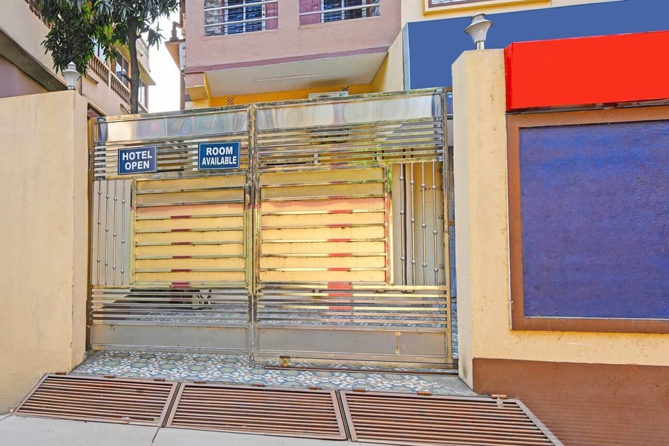 Entrance / Reception