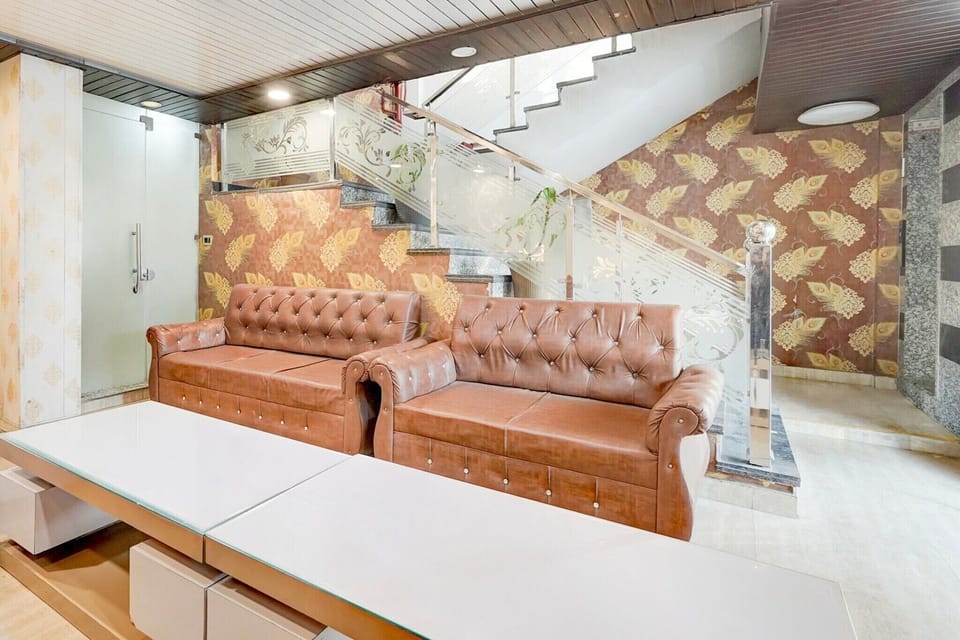 Entrance / Reception