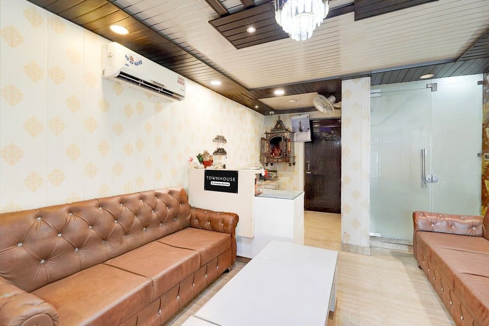 Entrance / Reception