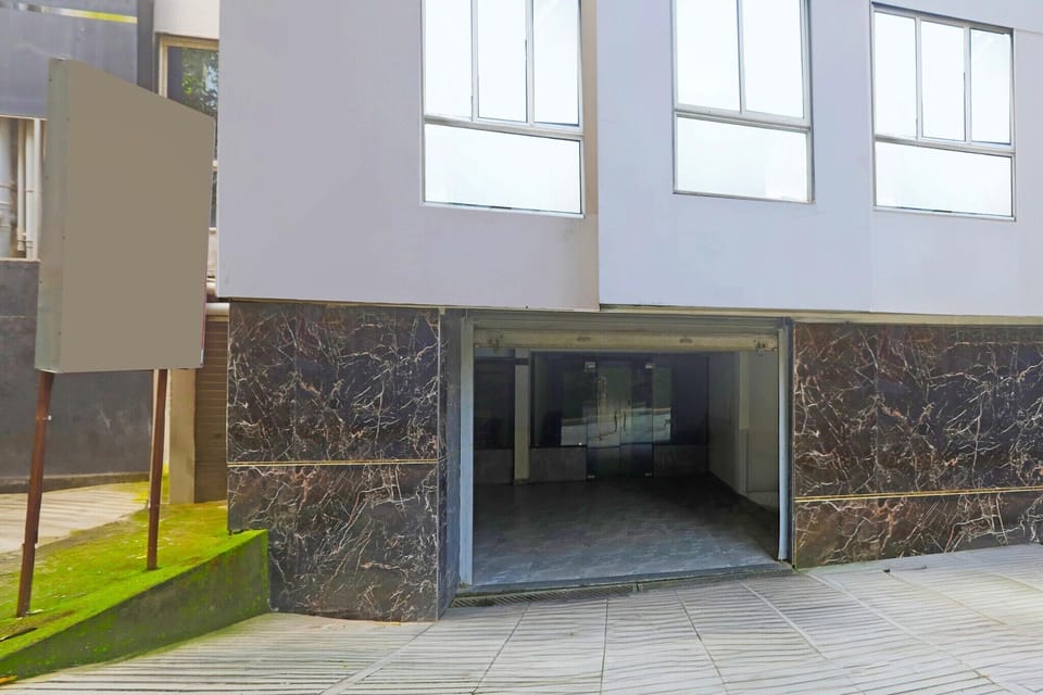 Entrance / Reception