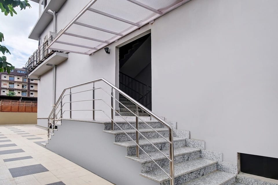 Entrance / Reception