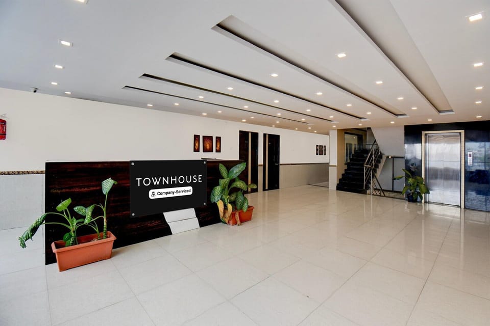 Entrance / Reception