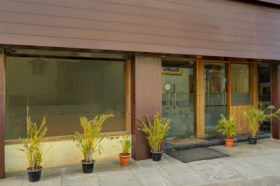 Entrance / Reception