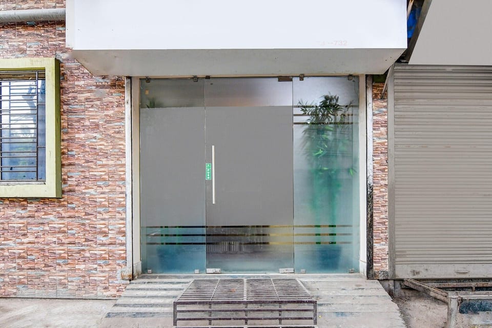 Entrance / Reception