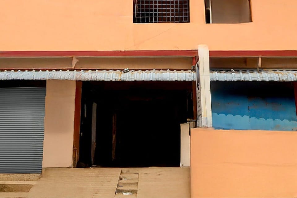 Entrance / Reception