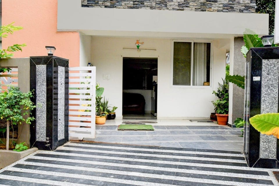 Entrance / Reception