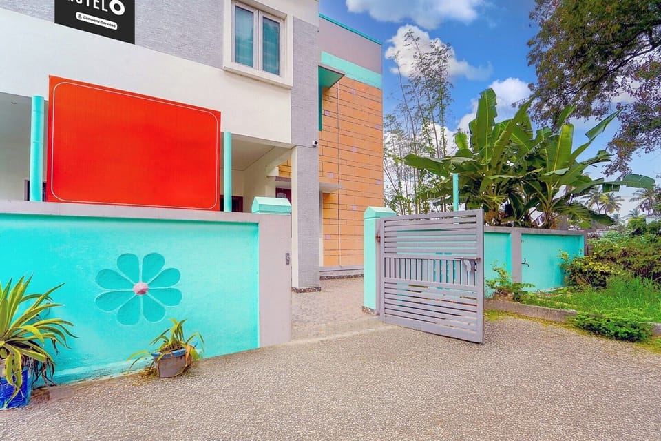 Entrance / Reception