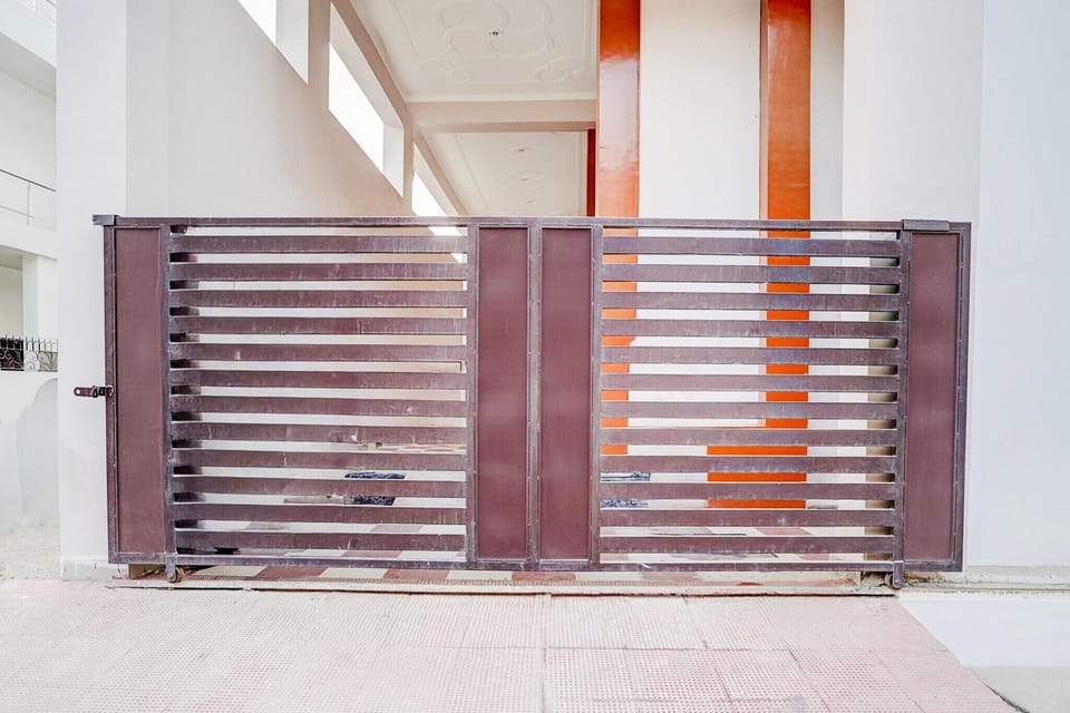 Entrance / Reception