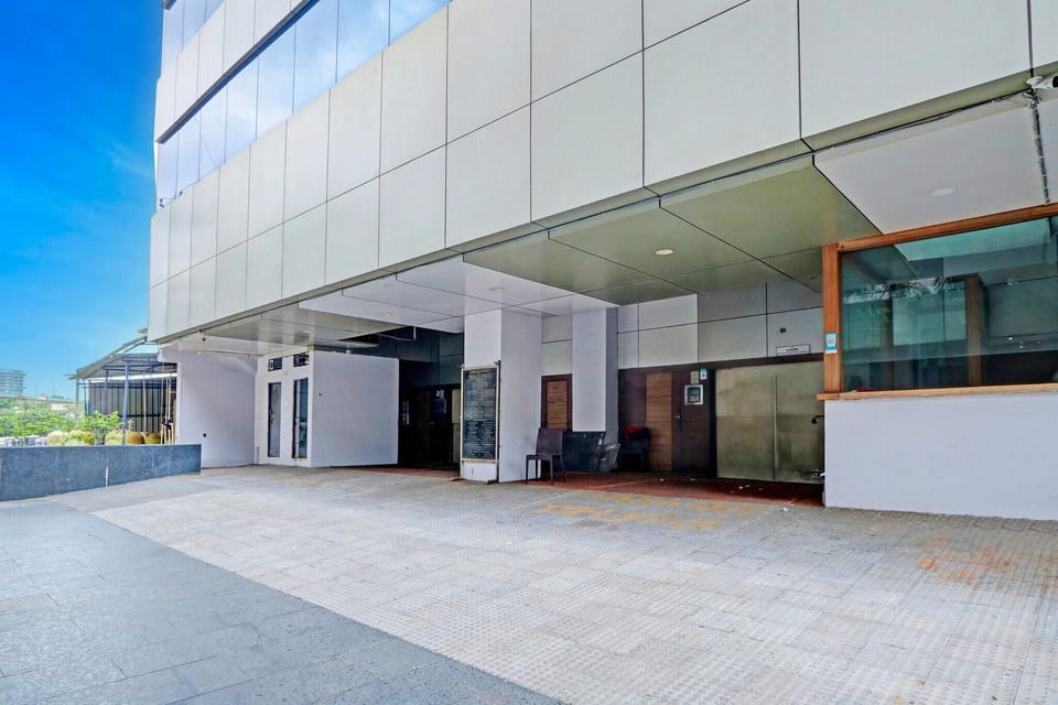 Entrance / Reception
