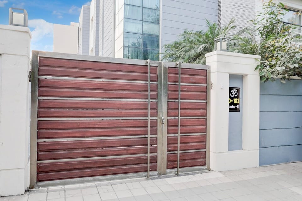 Entrance / Reception