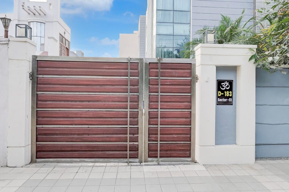 Entrance / Reception