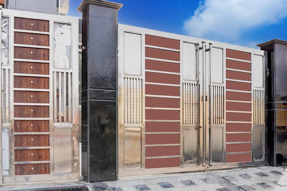 Entrance / Reception