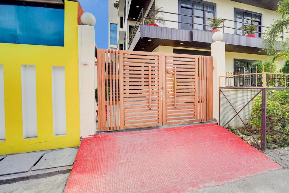 Entrance / Reception