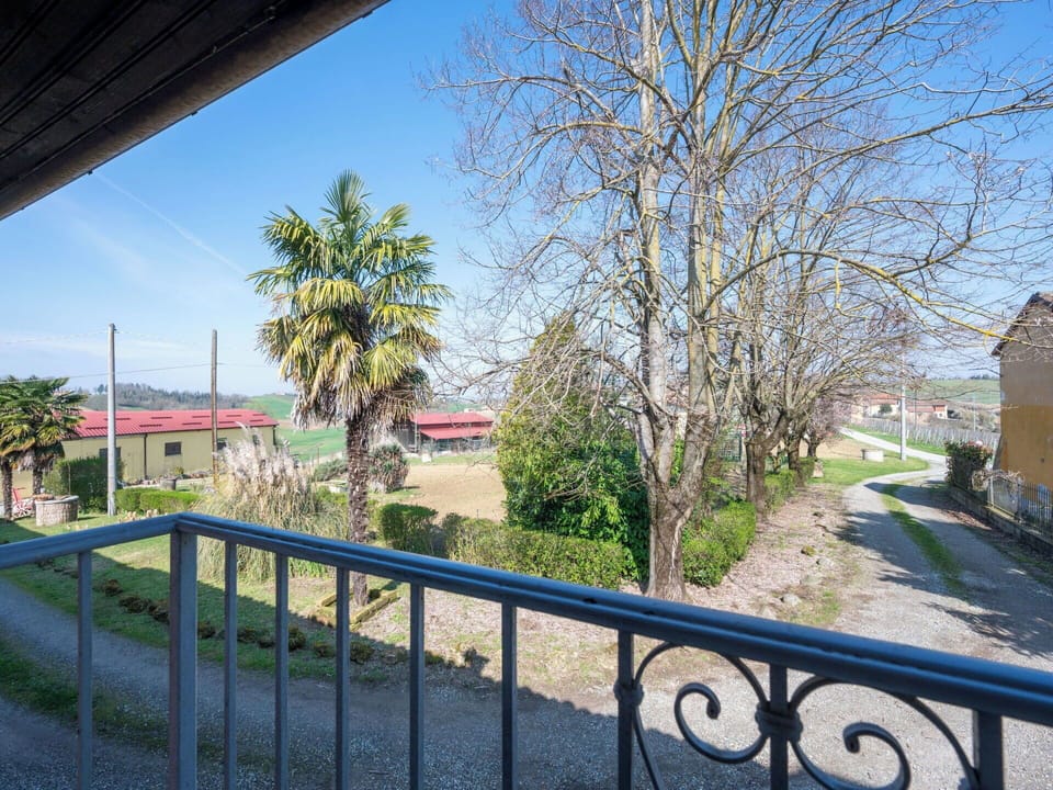 Residential Area, Home, House, Door, Apartment, Suburb, Balcony, Courtyard, Yard, Driveway