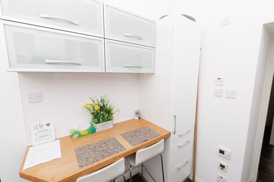 Worktop seating for two