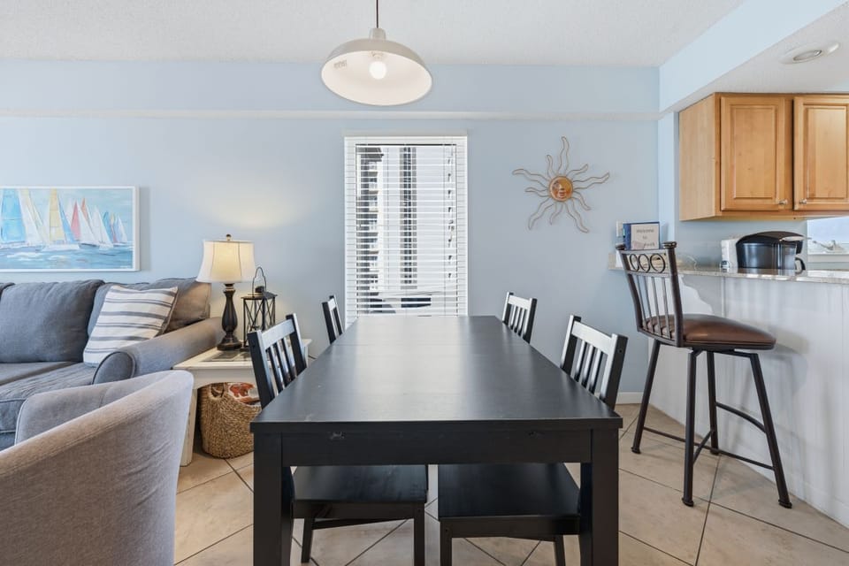 Boardwalk 587 Dining Table Seats 4