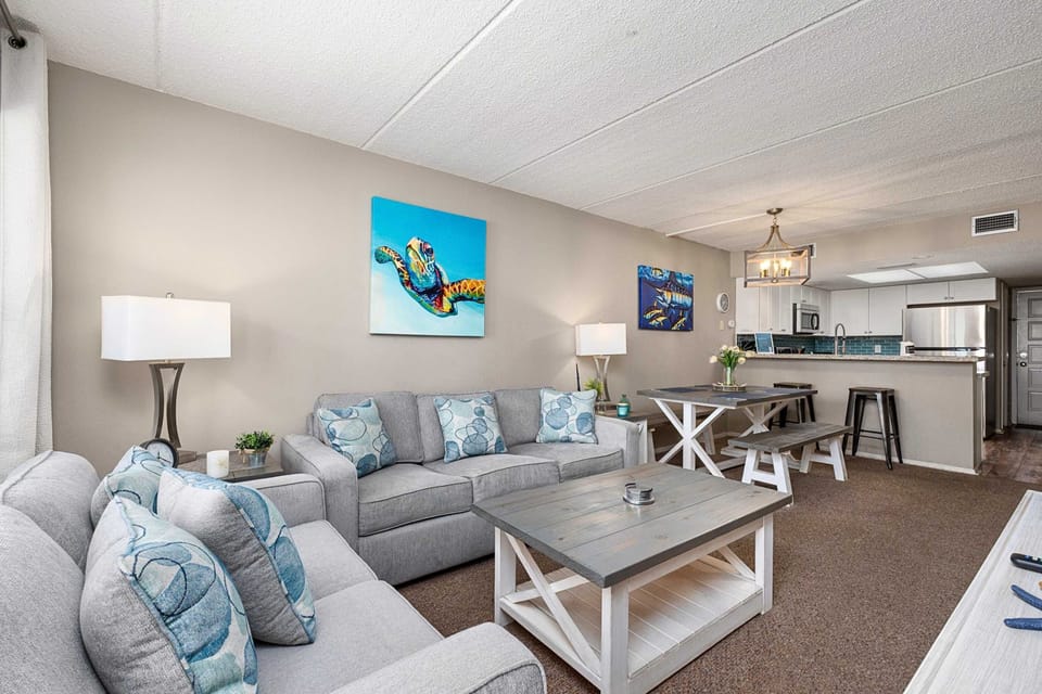 Seamless living and kitchen area for relaxing and dining