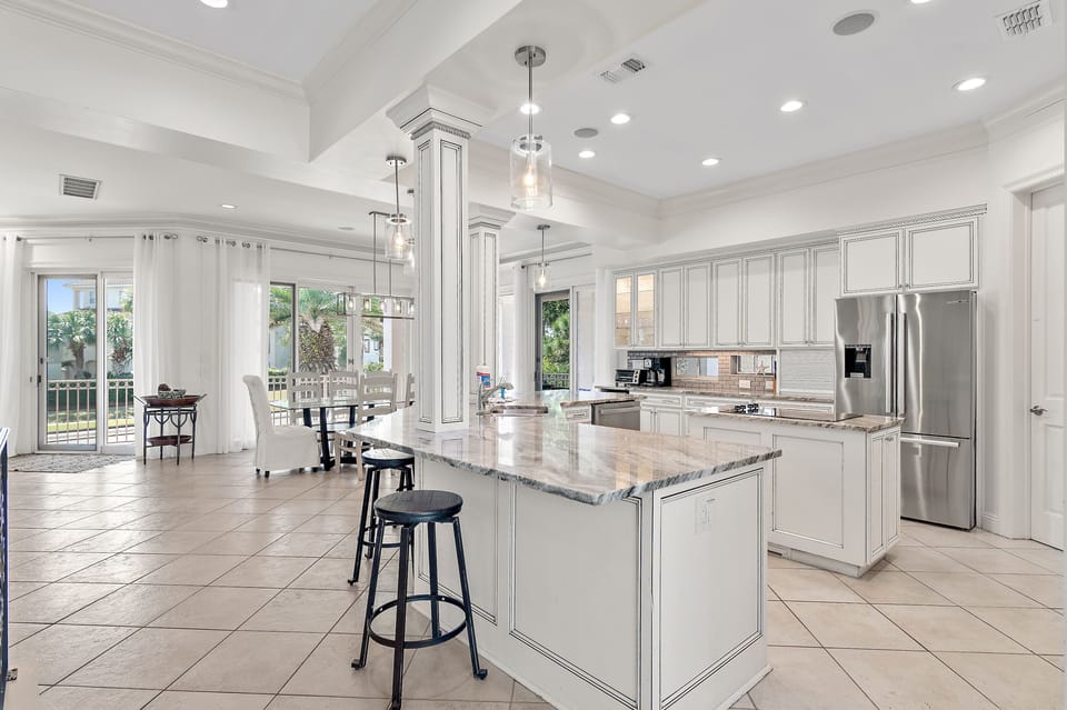 Full kitchen