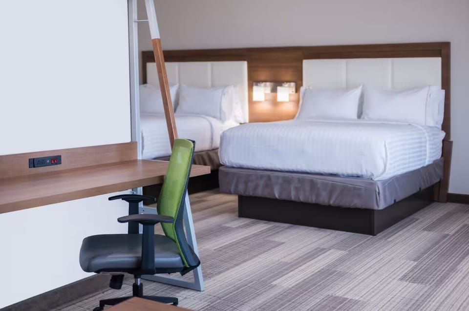 Work comfortably, then drift off in a serene, quiet room.