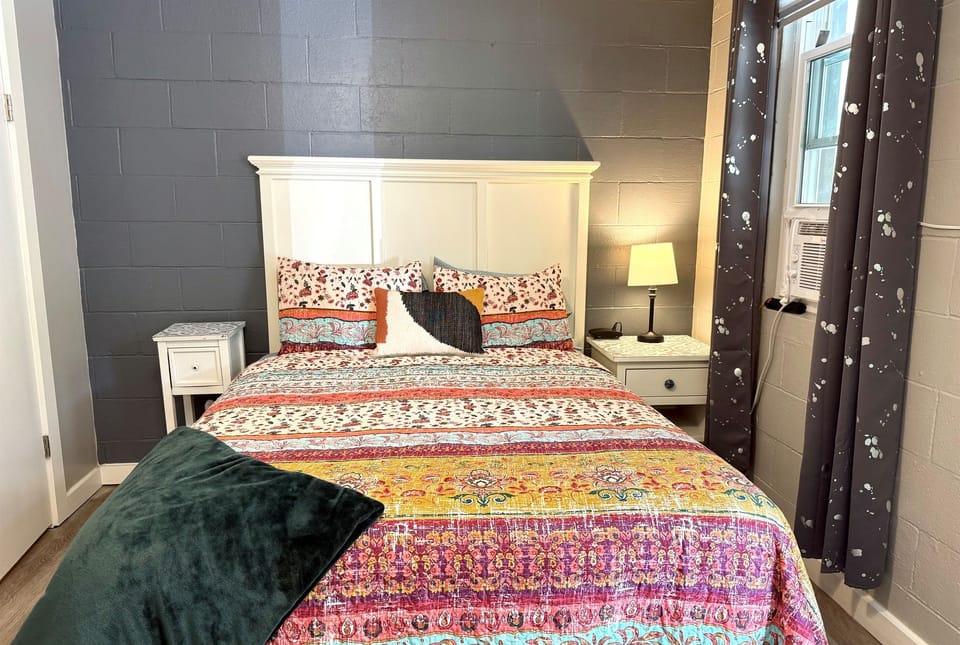 Queen Bed.