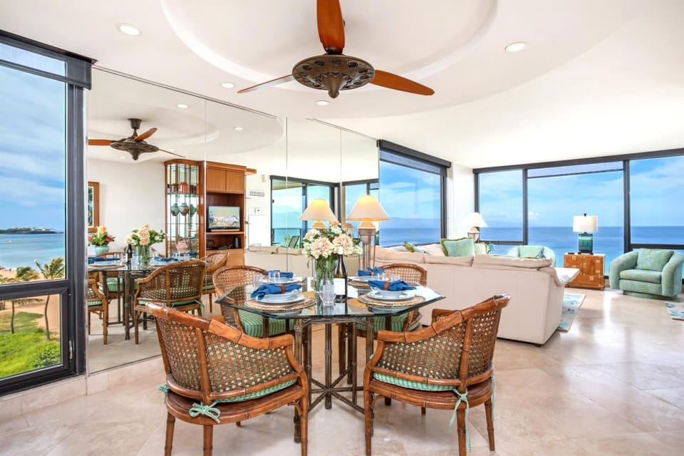 Share meals in style at this beautifully set tropical dining table MAH-719