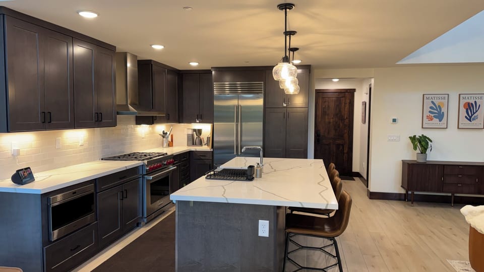 Open floor plan - living / dining / kitchen concept