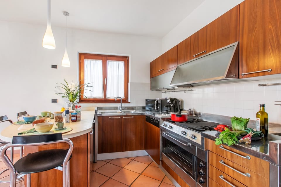Kitchen and dining area