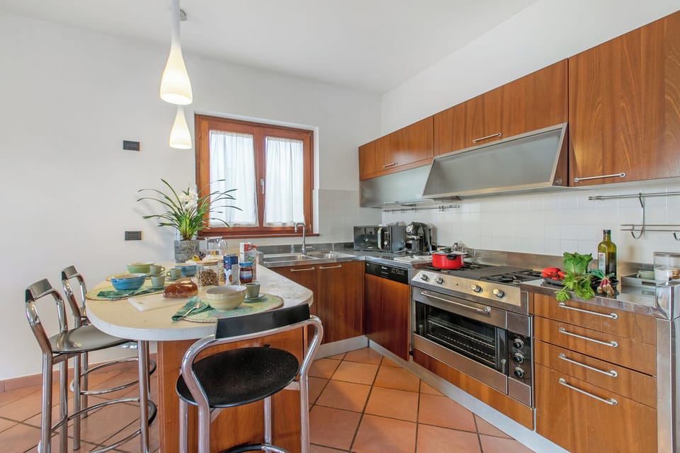 Kitchen and dining area