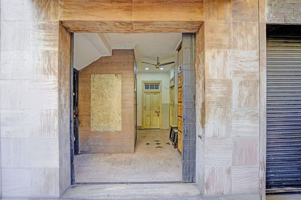 Entrance / Reception