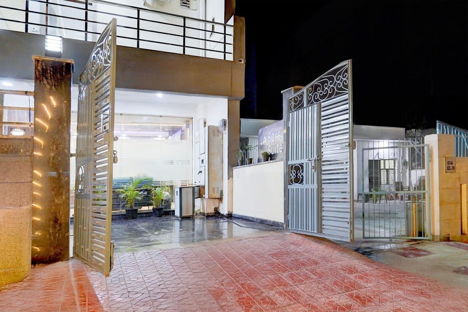 Entrance / Reception