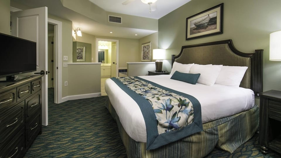 Bedroom. Interior and views may vary based on location and availability.