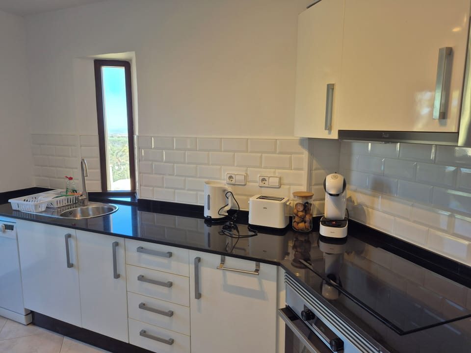 Well equipped kitchen