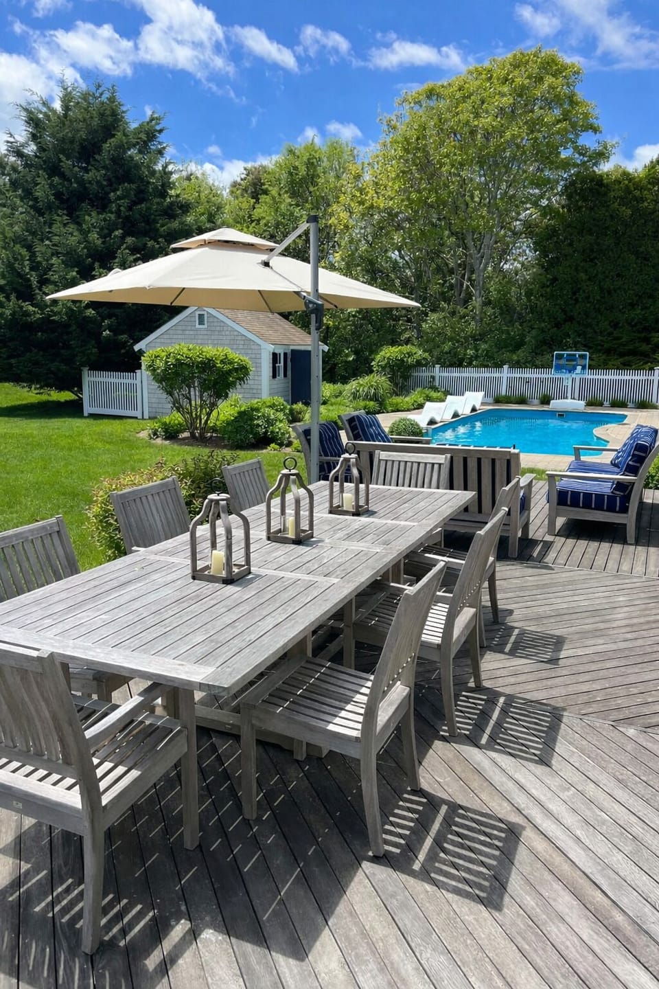 Outdoor dining