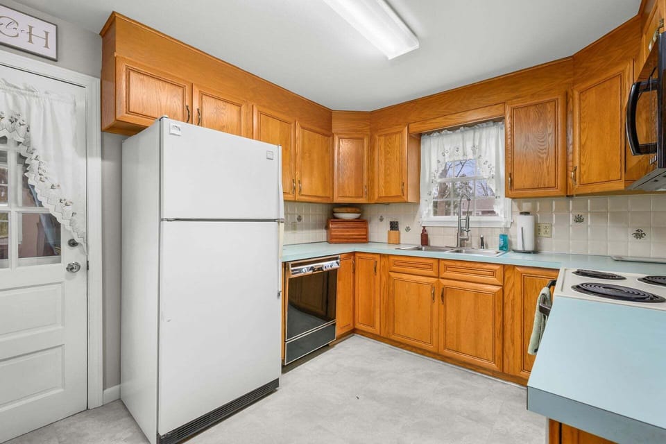 A fully equipped kitchen ready for all your cooking needs