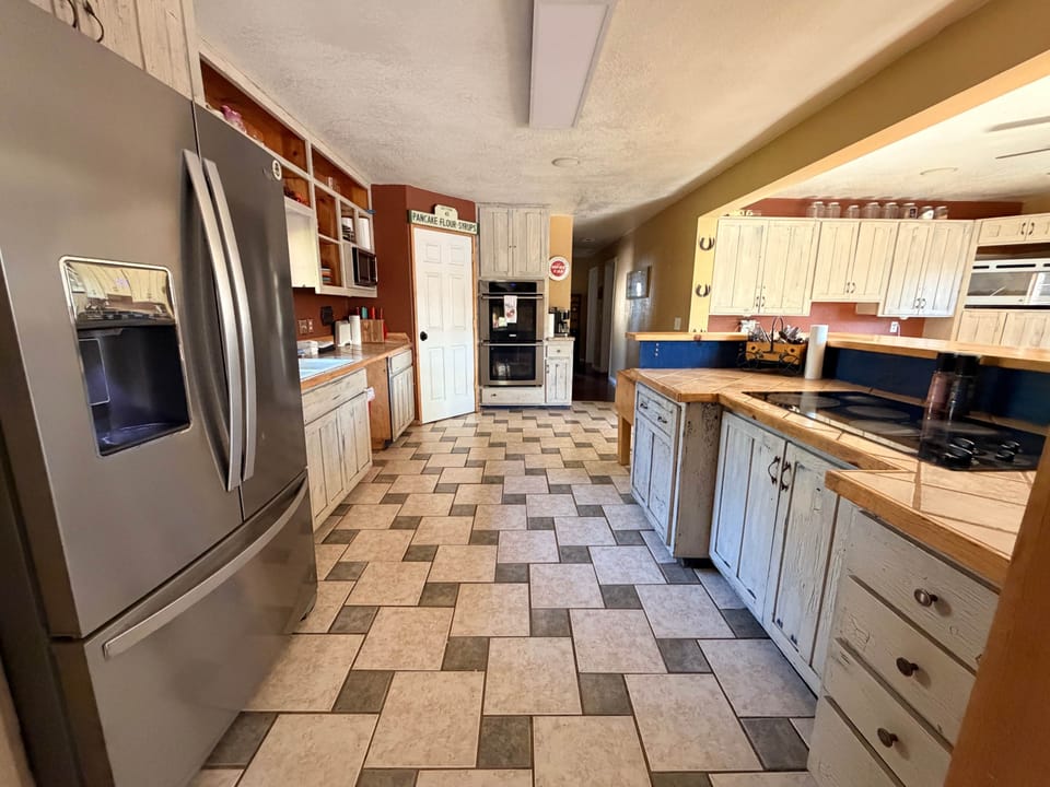 Kitchen and dining rooms