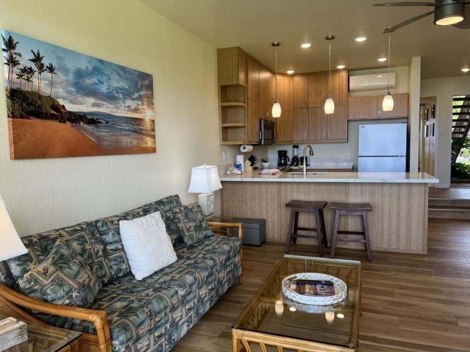 Indoors, Home Decor, Furniture, Table, Couch