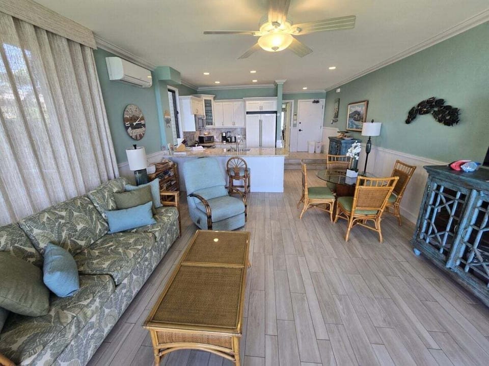 Home Decor, Furniture, Table, Couch, Floor