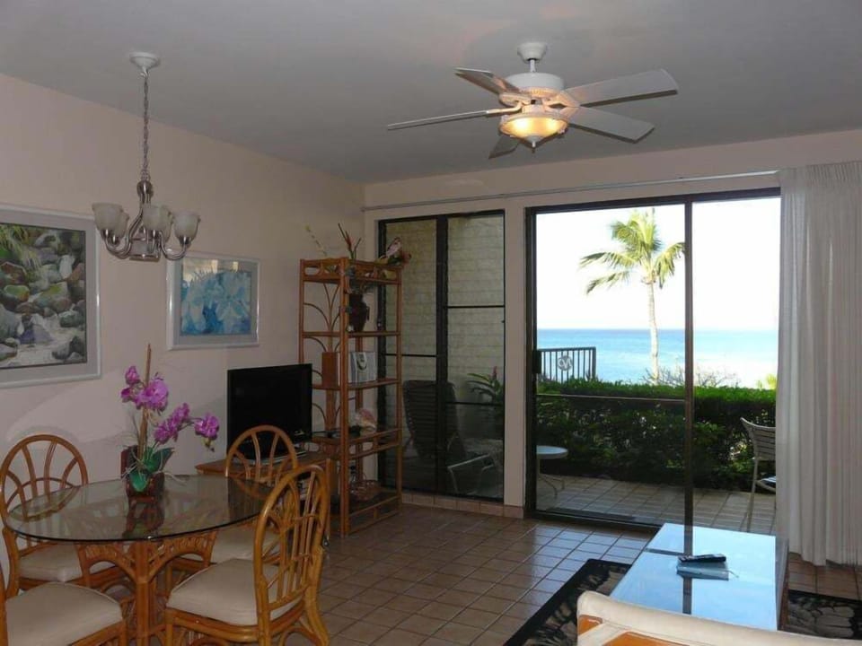 Dining Room, Dining Table, Furniture, Indoors, Table
