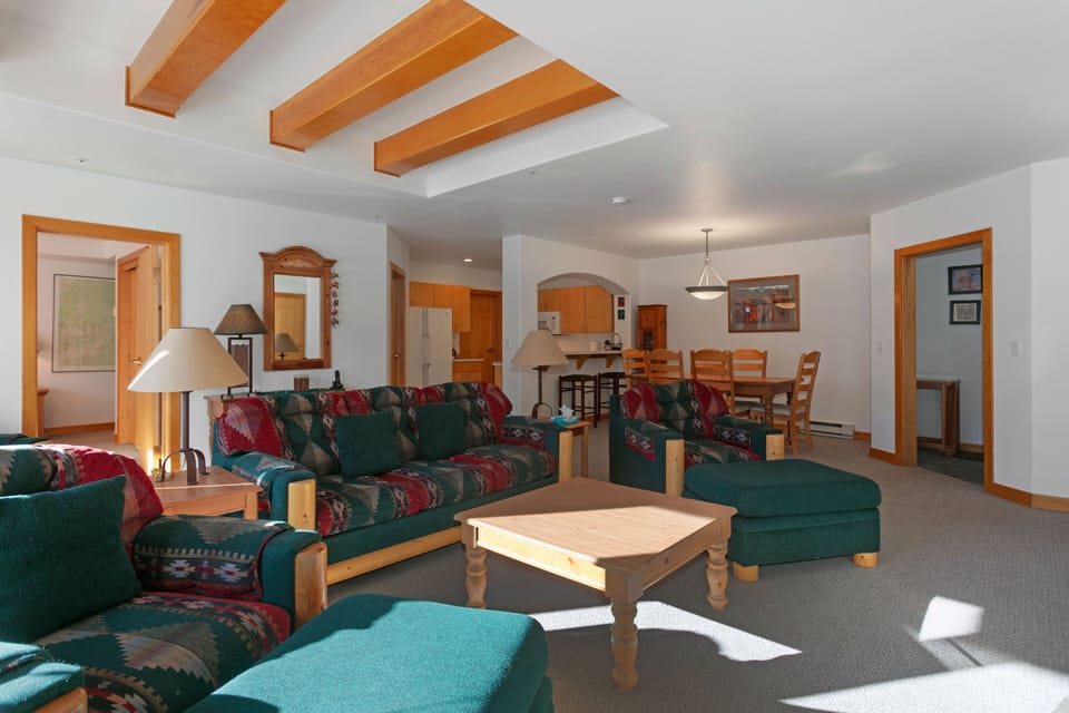 Furniture, Indoors, Living Room, Couch, Lamp