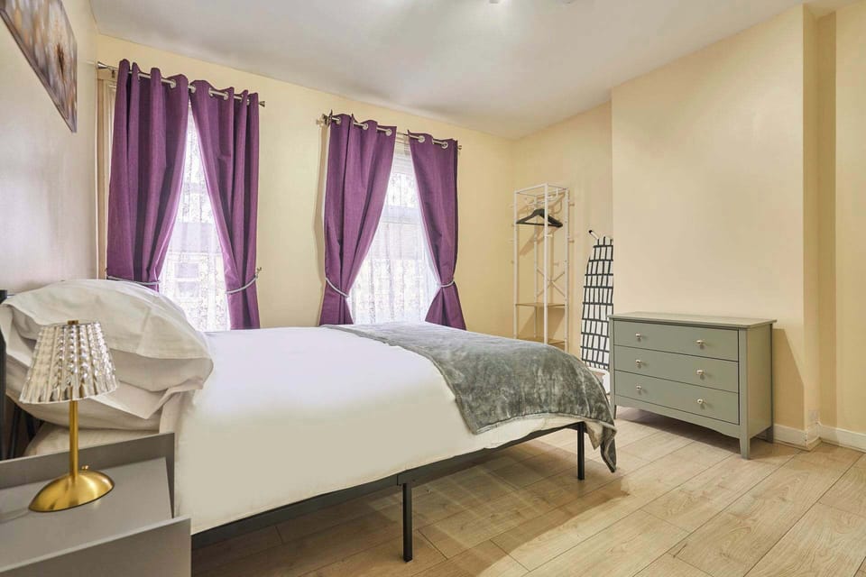 Dover Retreat, Ipswich- Host & Stay