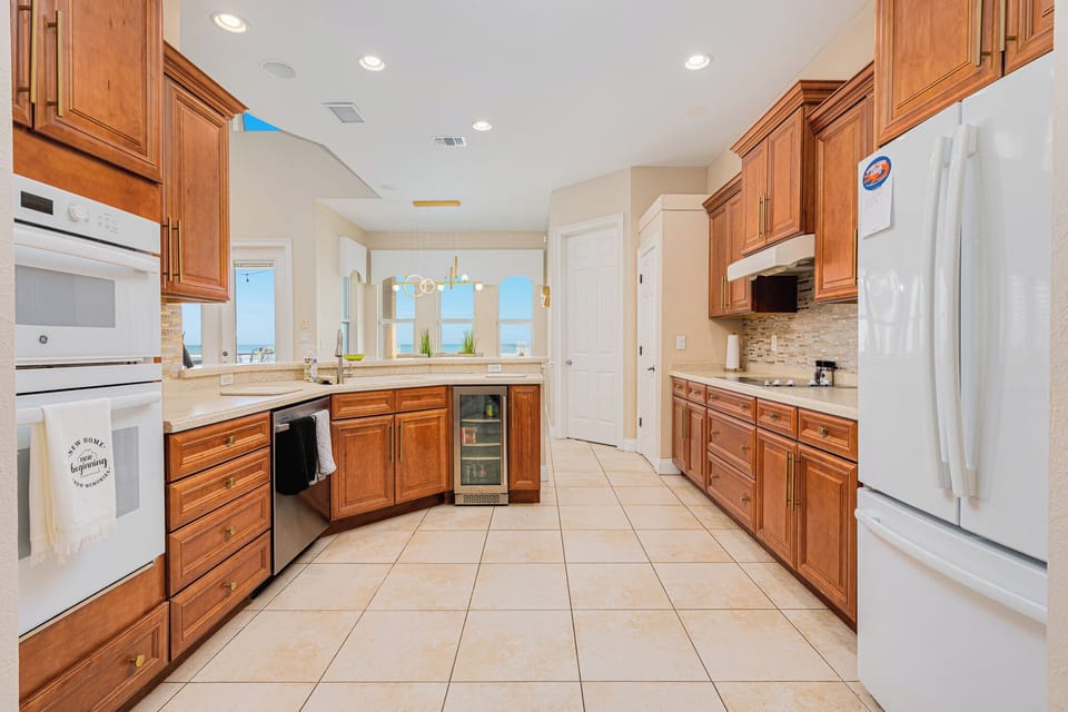 Wine cooler and dishwasher