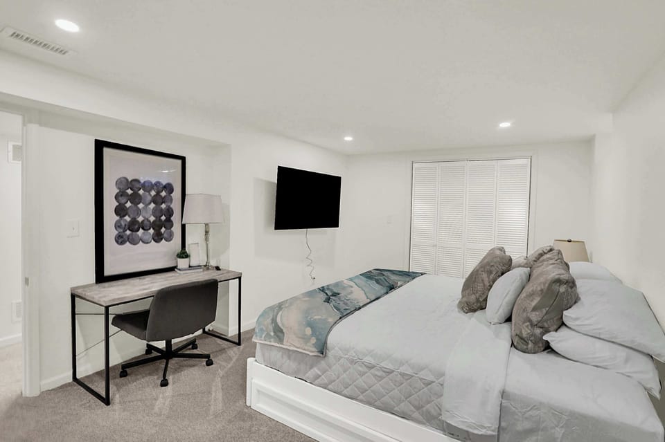 Second Bedroom with Workspace