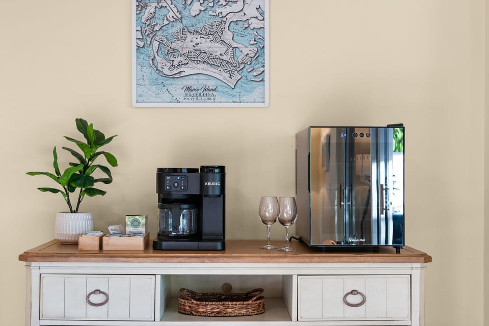 Beverage Nook: Enjoy morning brews and evening toasts with coffee and chill vibes!