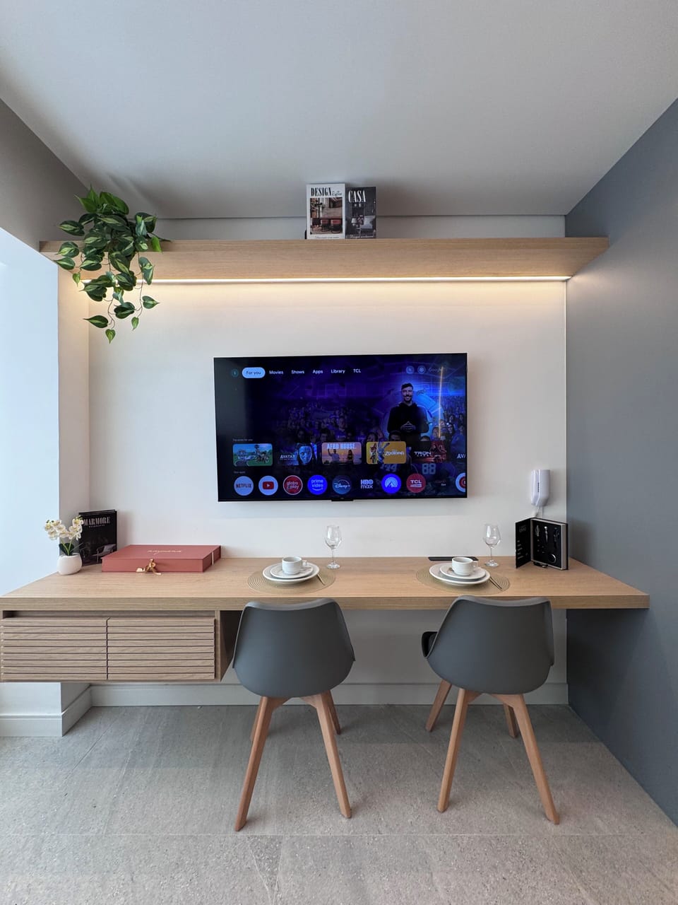 Tv wall- dinning / work space
