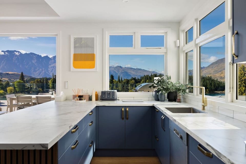 Kitchen: Fully equipped to self cater throughout your stay