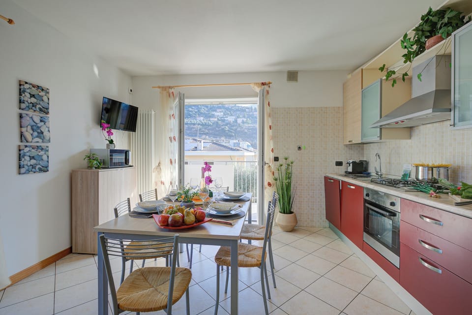 Kitchen and dining area