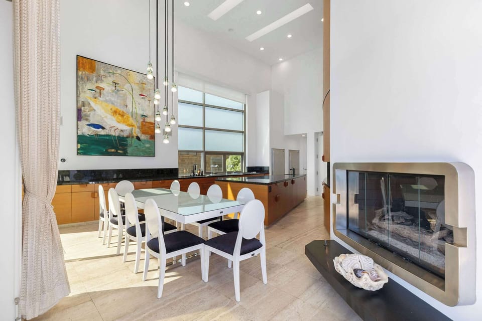 Oceanview dining space overlooking Malibu’s iconic Pacific coastline.