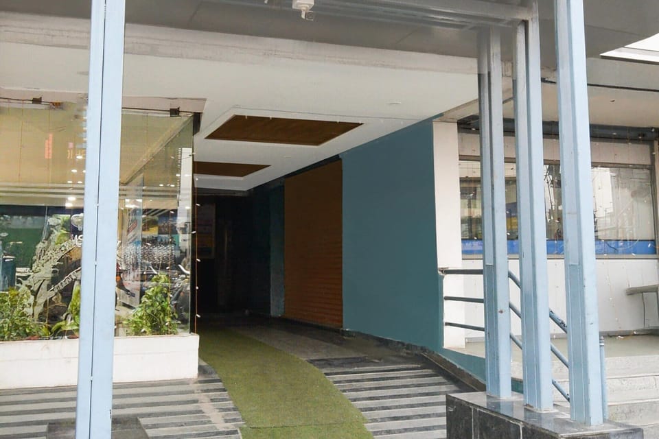 Entrance / Reception