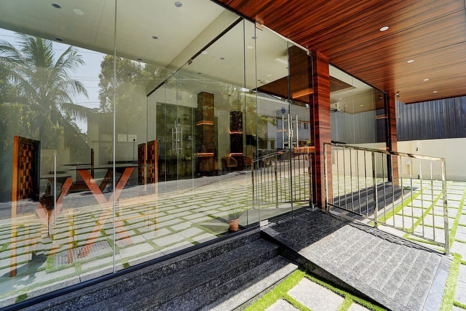Entrance / Reception
